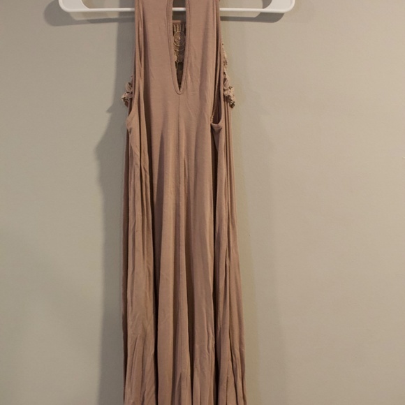 Tan dress with crochet chest - Picture 4 of 4